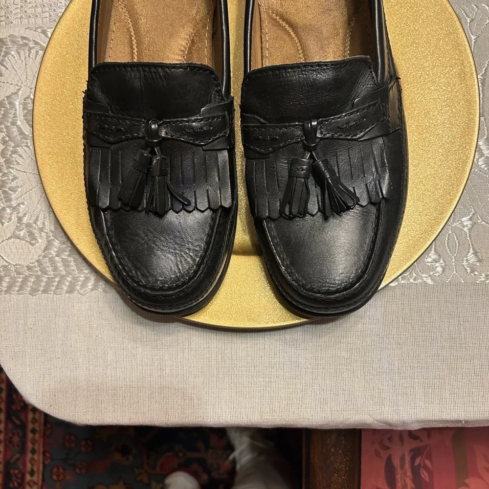 Men’s Black Leather Tassel Loafers by Dockers; Size 11 Medium; Like New!
